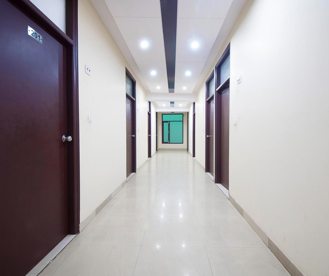 Hotel O Mahipalpur Inn New Delhi Exterior foto